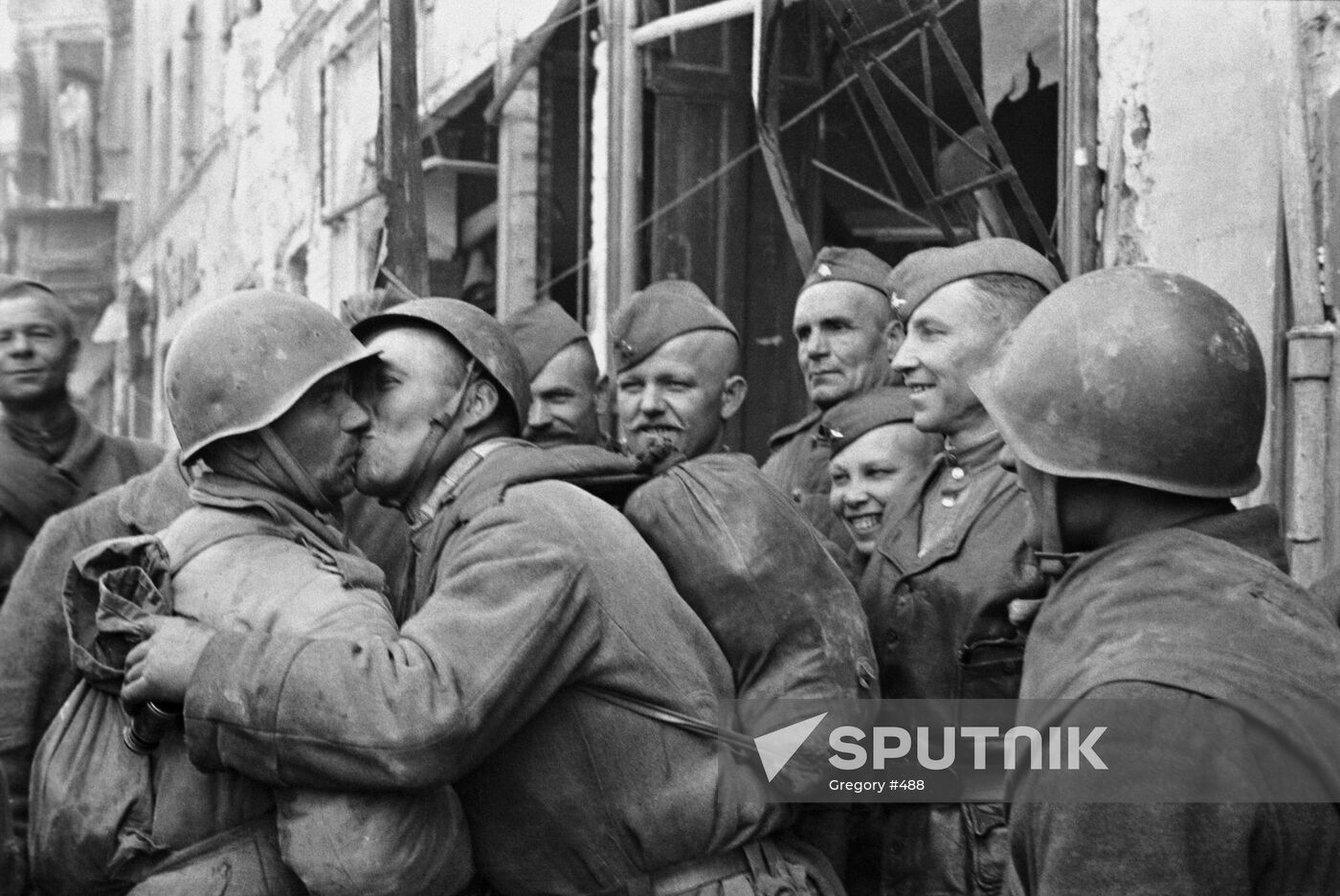 SOLDIERS COUNTRYMEN MEETING