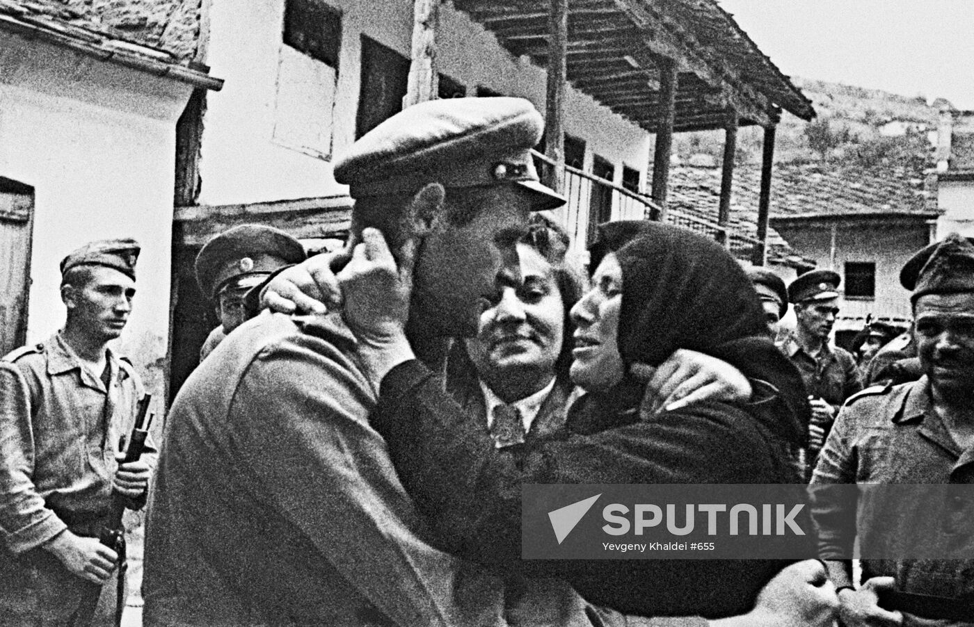 WOMAN SOVIET OFFICER