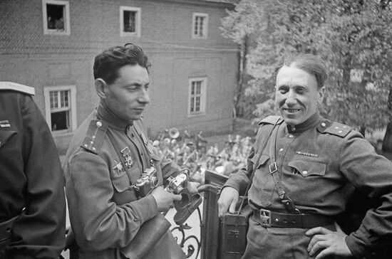 KOPYT SHAIKHET WAR CORRESPONDENTS