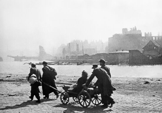 RESIDENTS KOENIGSBERG RETURNING