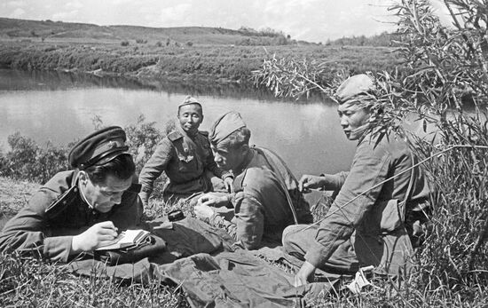 SOLDIERS CORRESPONDENT TALK WWII