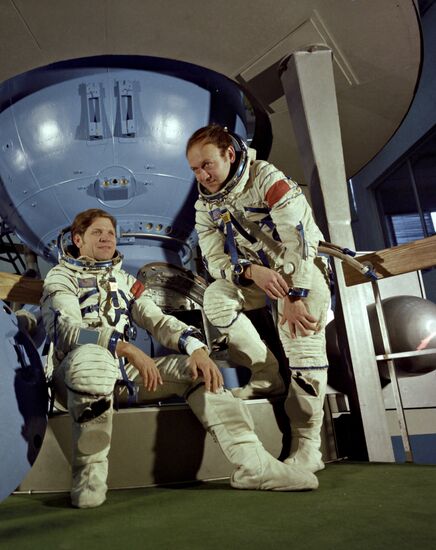 COSMONAUTS GUBAREV REMEK