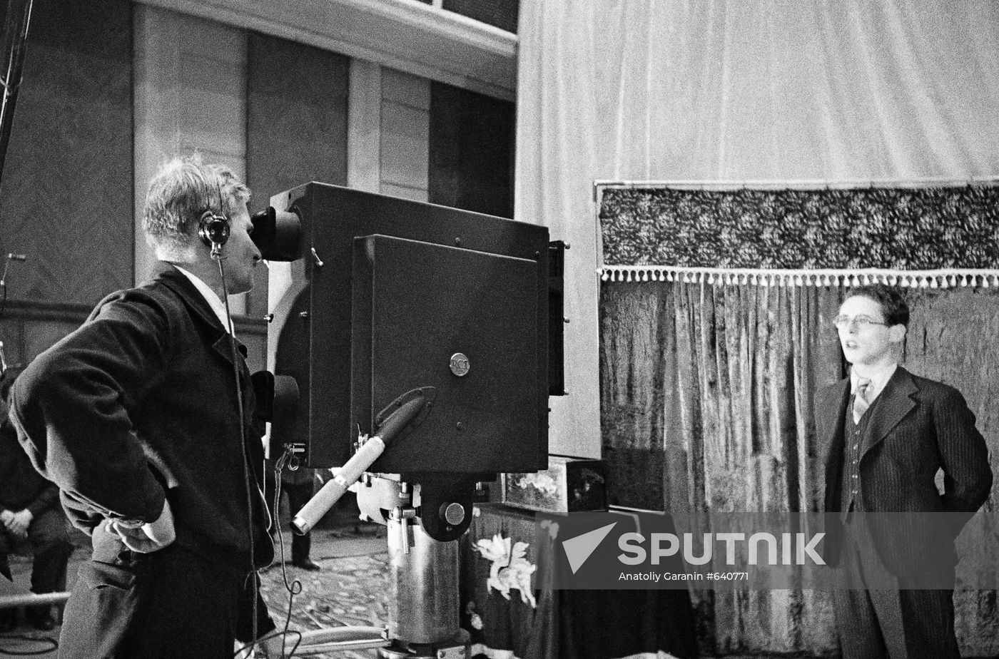 Filming radio announcer Yuri Levitan in a studio