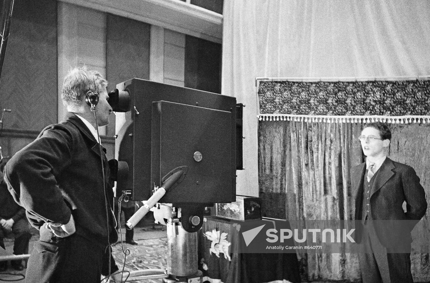 Filming radio announcer Yuri Levitan in a studio