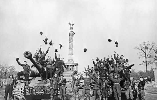 Soviet tankmen
