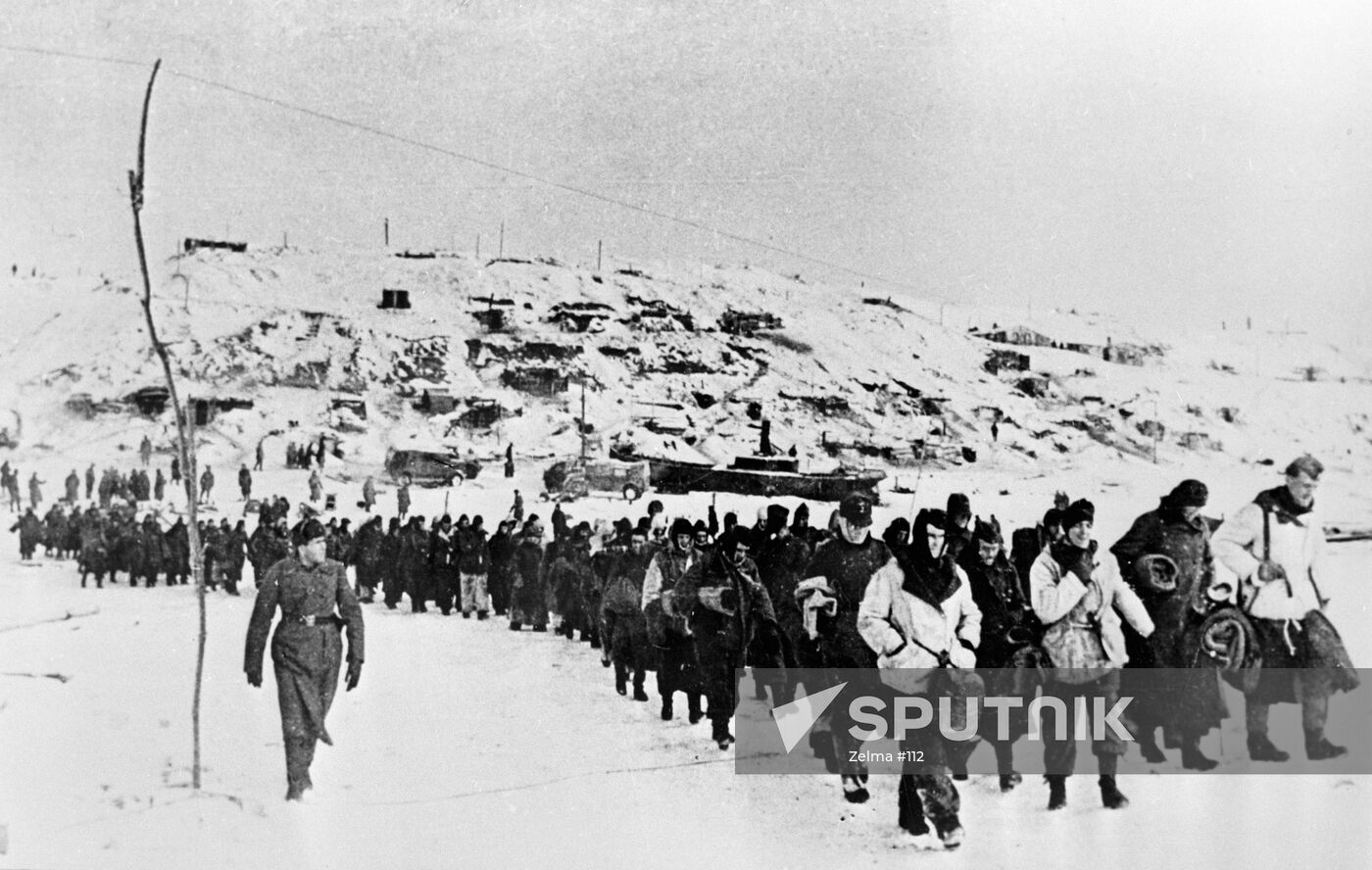 CAPTIVE NAZIS SNOW FIELD CONVOY