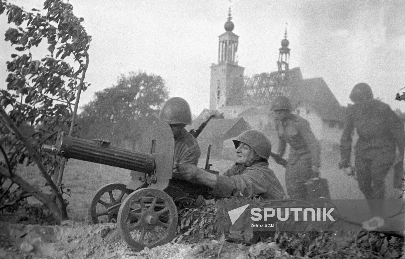 WWII MACHINE-GUN SOLDIERS WARSAW BATTLE