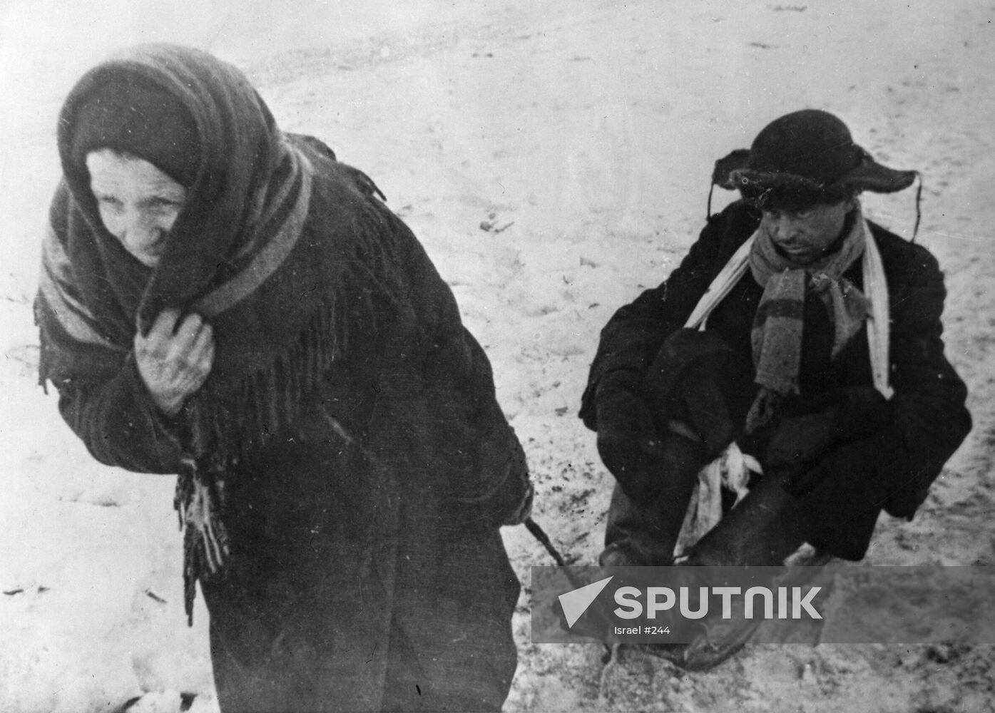WWII OLD WOMAN SLEDGE STARVATION SIEGE