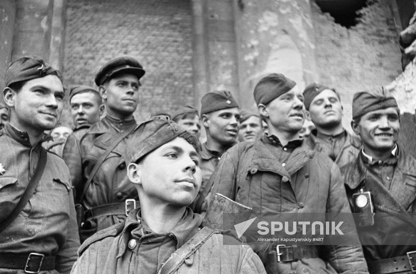 SOLDIERS REICHSTAG ASSAULT