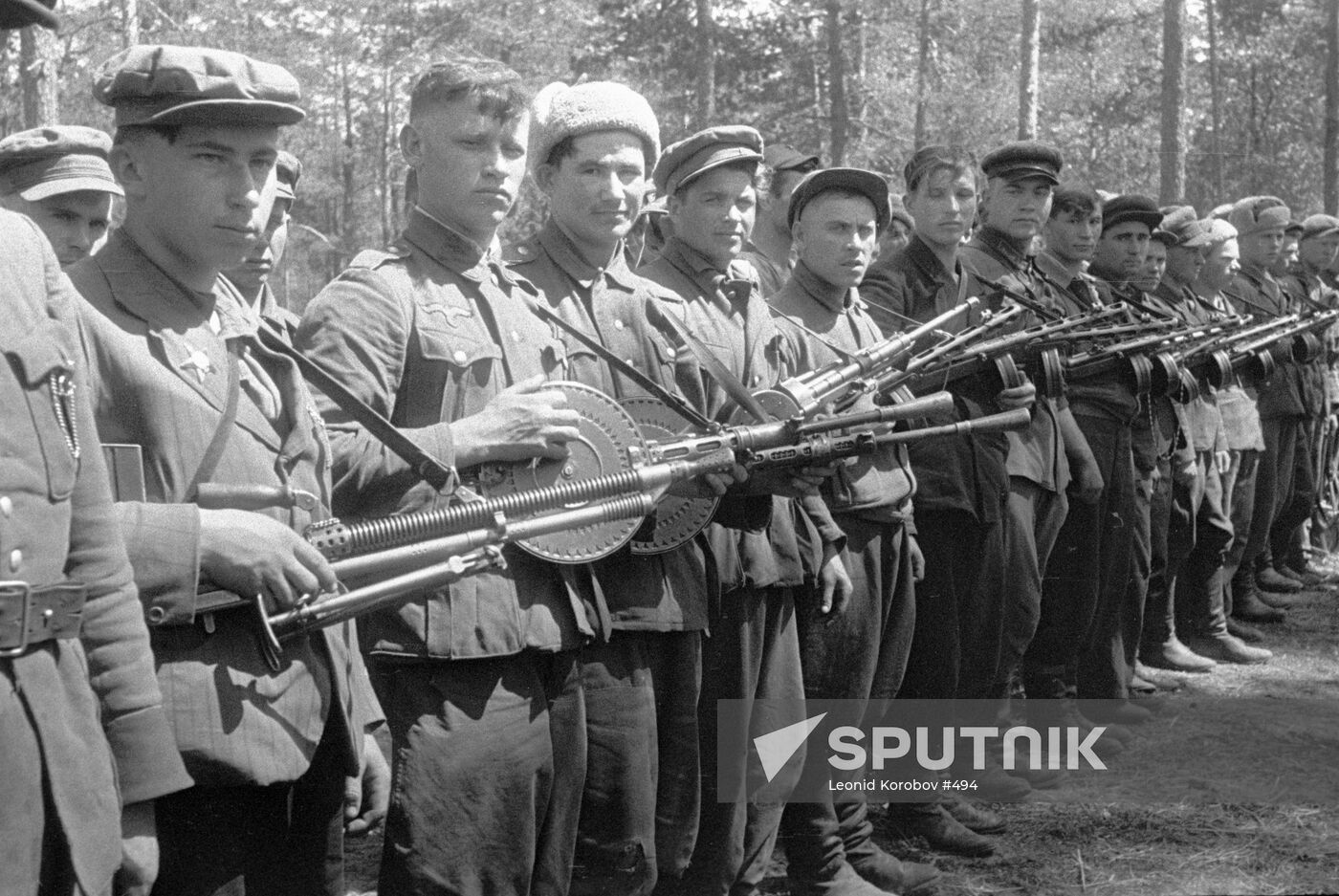 SUBMACHINE-GUNNERS FOREST