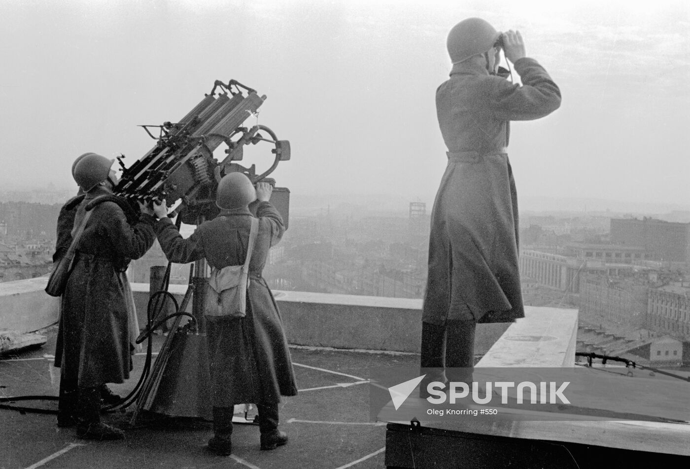 ANTIAIRCRAFT GUNNERS