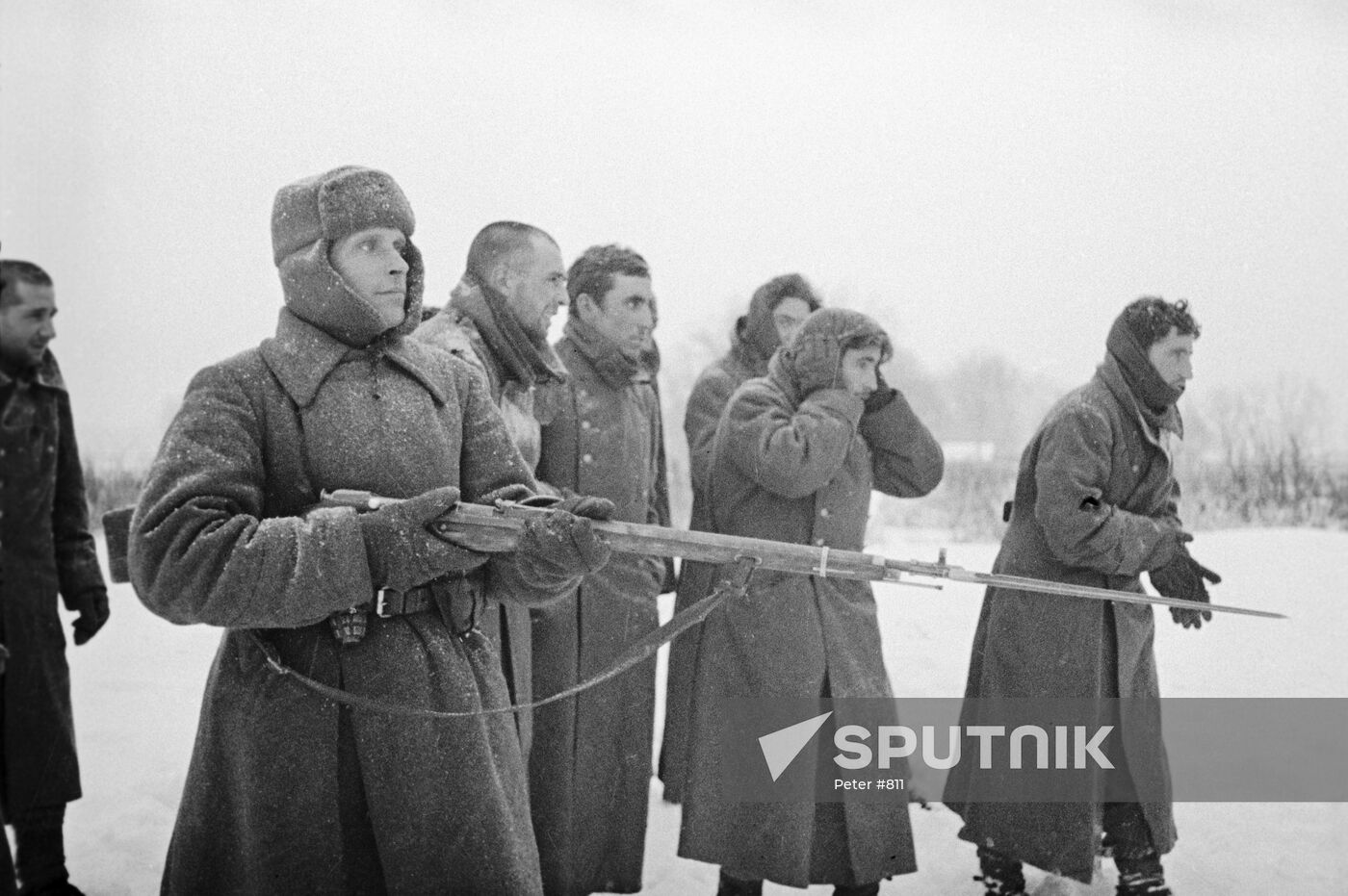 PRISONERS RED ARMY SOLDIER WINTER