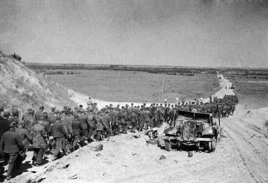 WWII COLUMN PRISONERS-OF-WAR