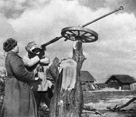 WWII GUERRILLAS HANDMADE ANTIAIRCRAFT GUN