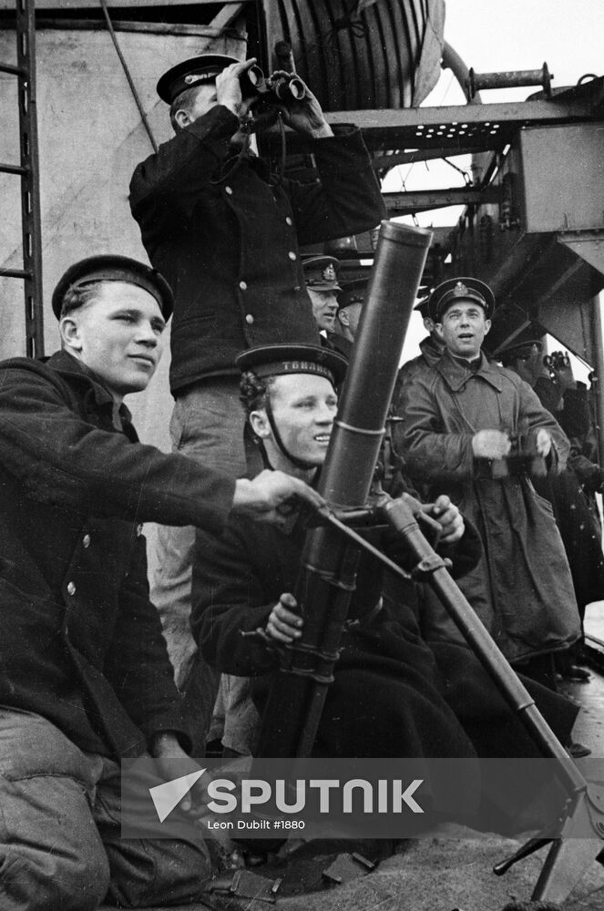 MORTAR-GUNNERS FIRE SHIP SAILORS