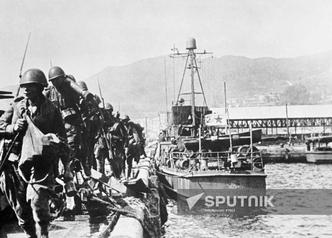 LANDING CHONGJIN