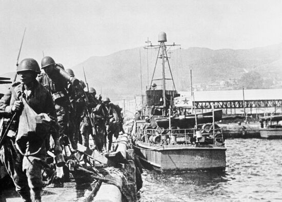 LANDING CHONGJIN