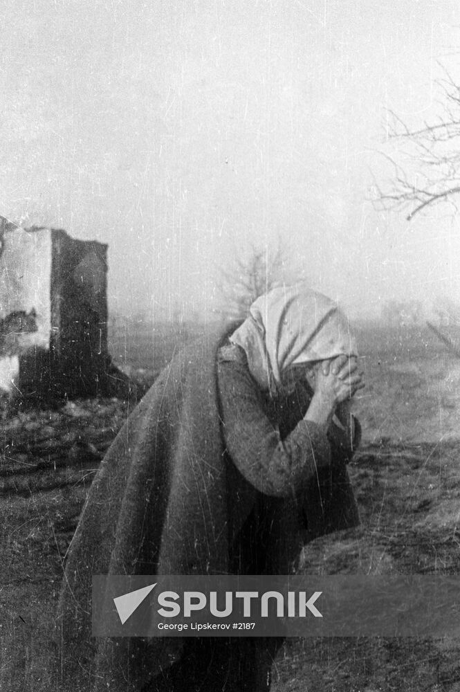 WWII WOMAN CRYING