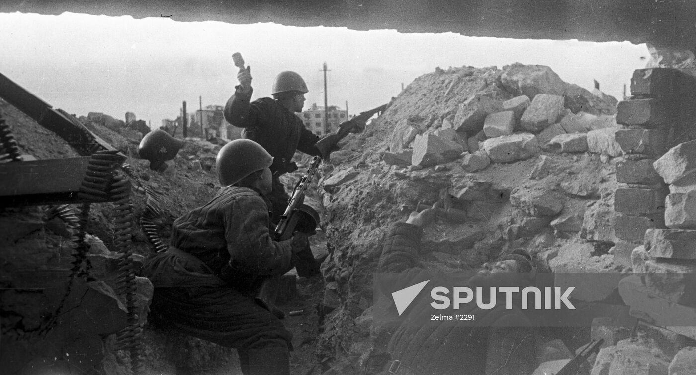 WWII DUG-OUT GRENADE BATTLE