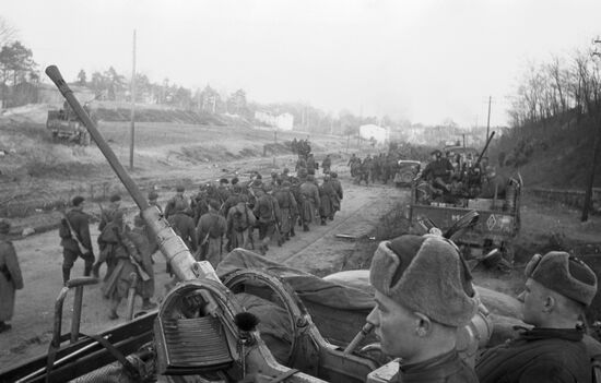 WWII RUSSIA POSITIONS CHANGE