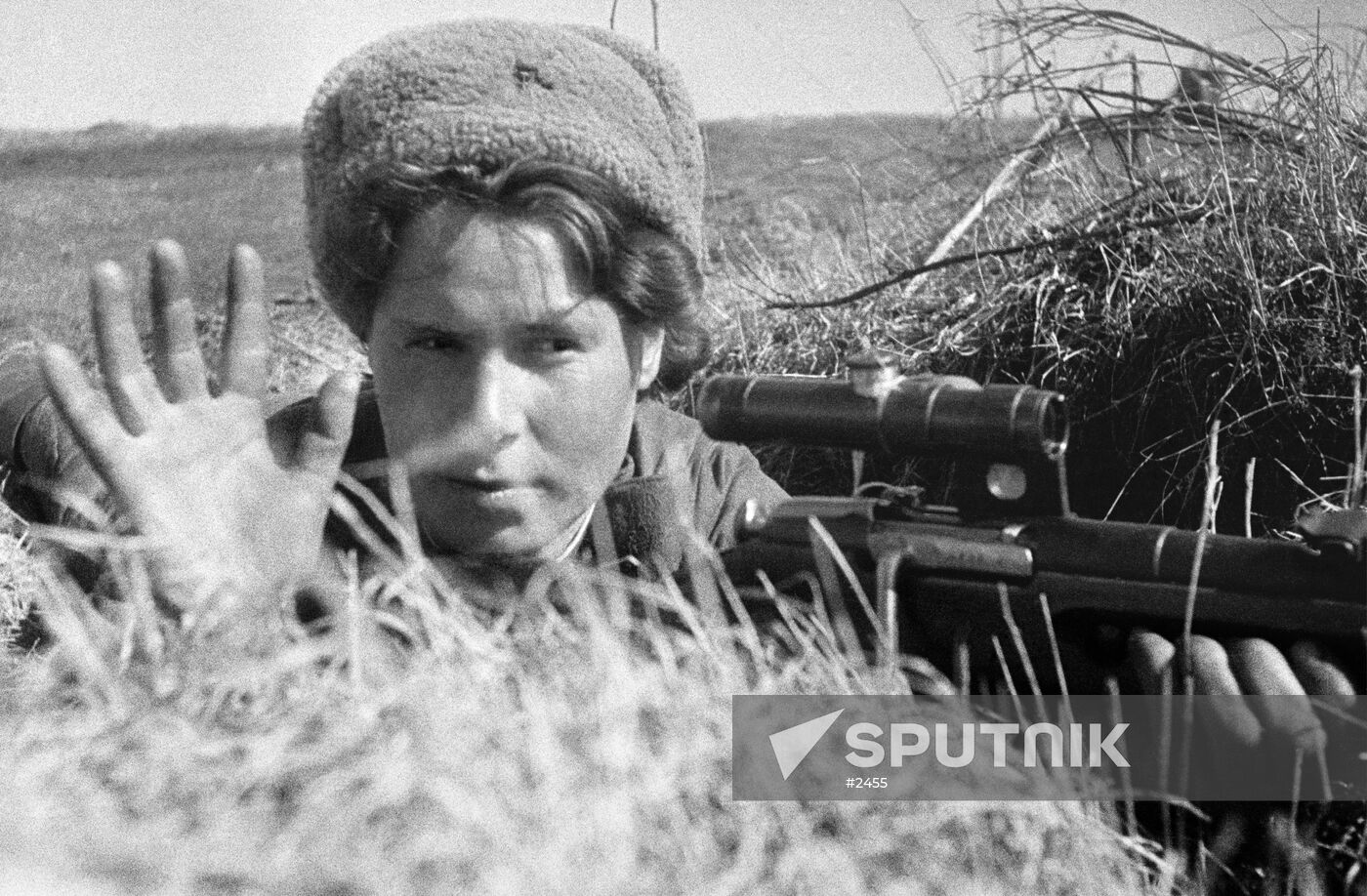 WWII FEMALE SNIPER TRENCH