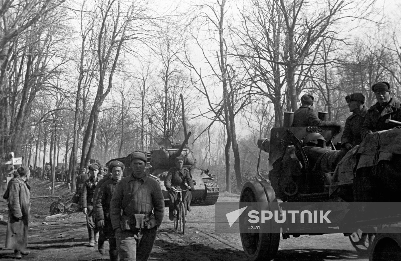 WWII SOLDIERS TANK GUN