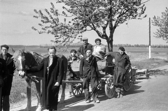 WWII REFUGEES HOMECOMING