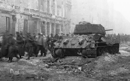 BERLIN NAZI CAPTIVES
