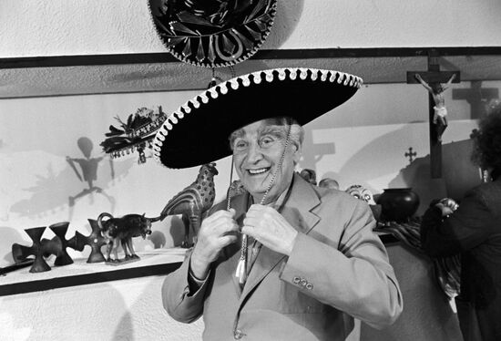 GRIGORY ALEXANDROV LONG LIVE MEXICO