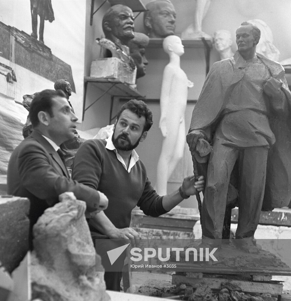 LEVIN ANIKEICHIK MAQUETTE STUDIO