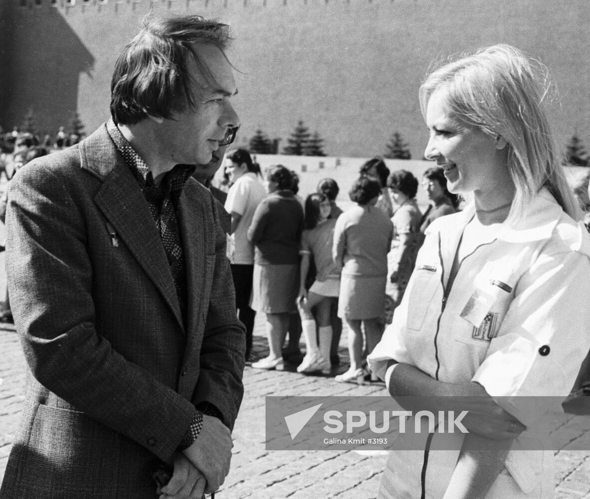 Batalov Brylska  Walk  Red Square