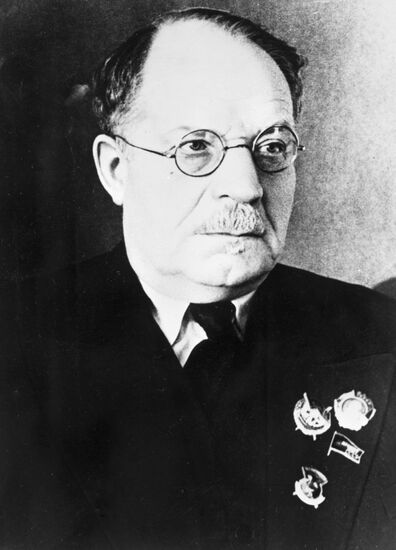BURDENKO ACADEMICIAN SURGEON