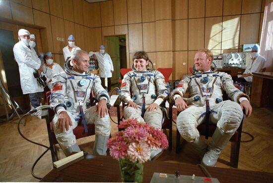 VOLK SAVITSKAYA DZHANIBEKOV SPACE LAUNCH