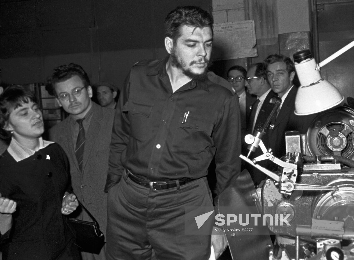 ERNESTO CHE GUEVARA PLANT MACHINES