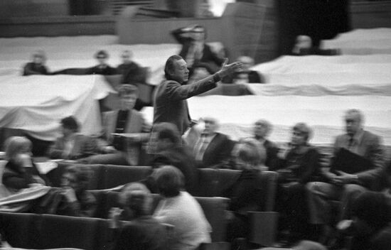 YEFREMOV THEATER REHEARSAL