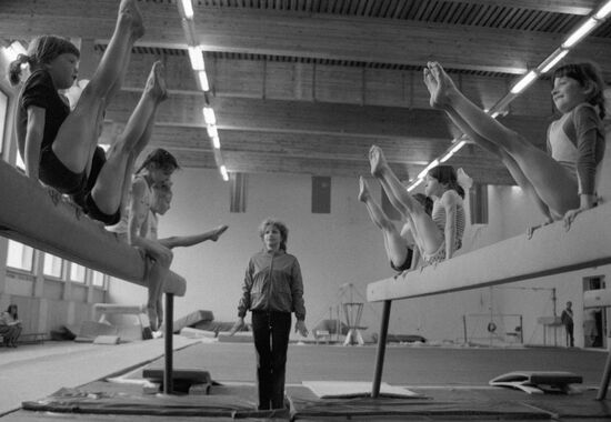 KORBUT GYMNAST