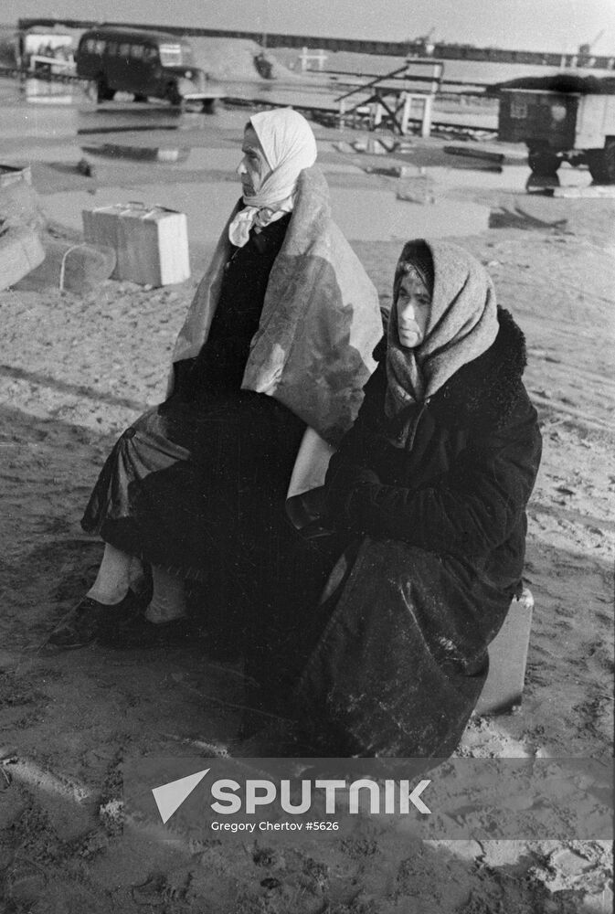 WWII LENINGRADIANS DEPARTURE LADOGA