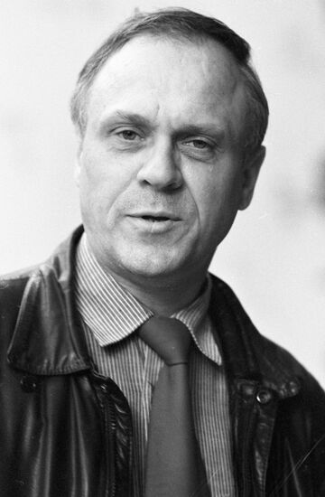 FILM DIRECTOR ACTOR MENSHOV