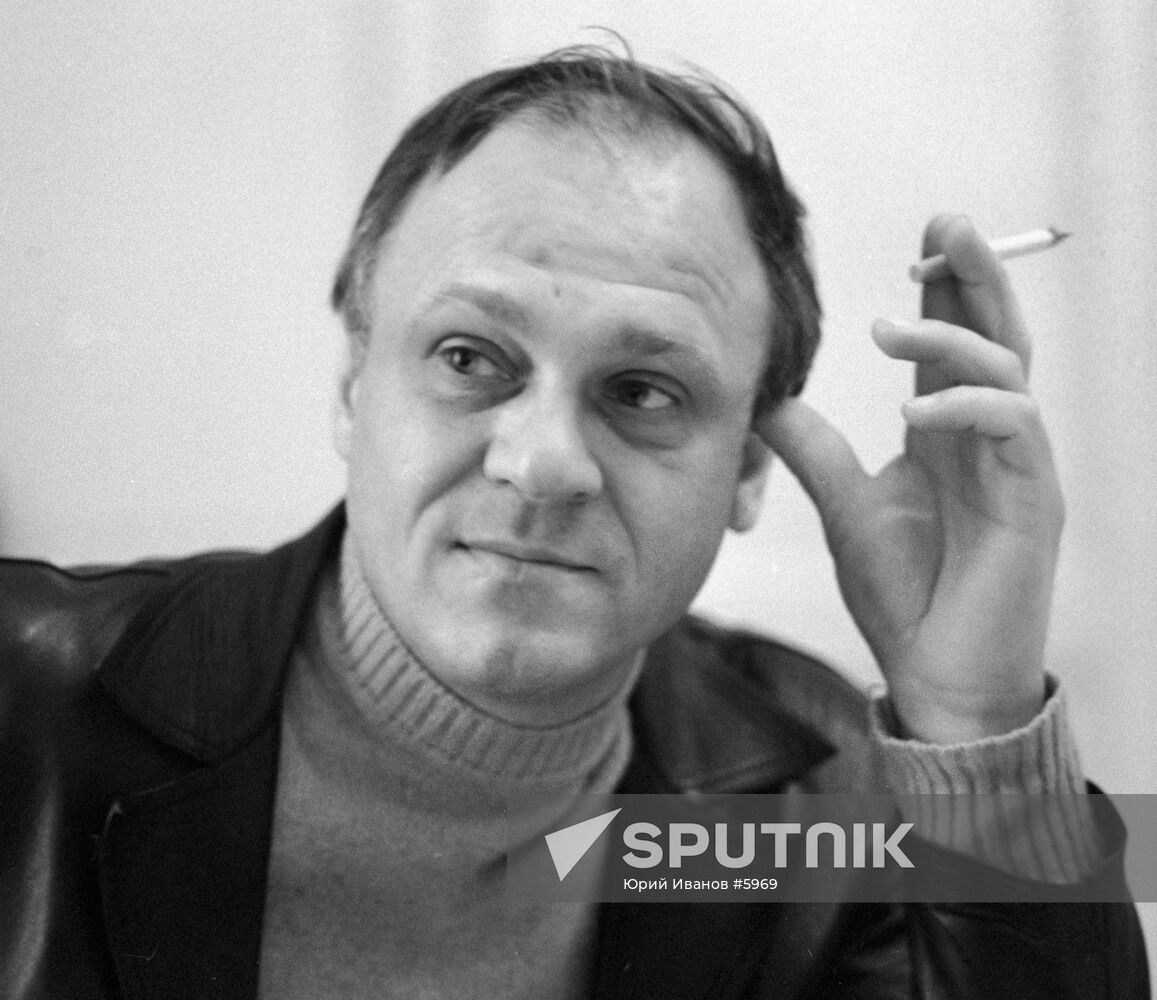 FILM DIRECTOR ACTOR MENSHOV