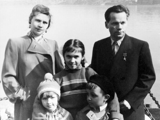 KALASHNIKOV FAMILY