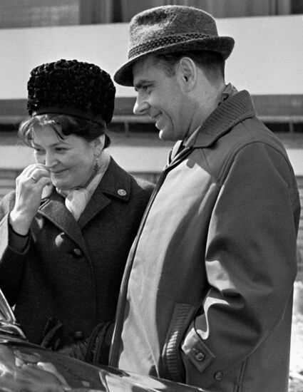 Vladimir Komarov and his wife Valentina