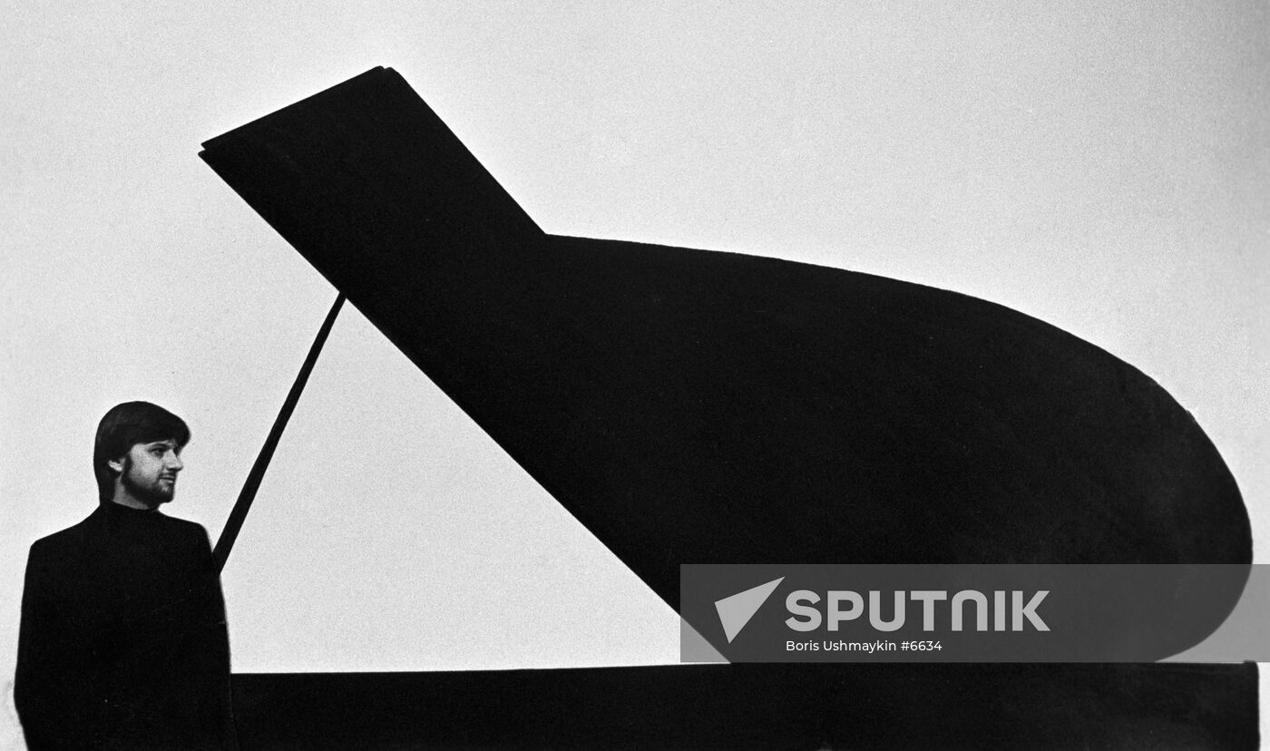 RYBNIKOV PIANO