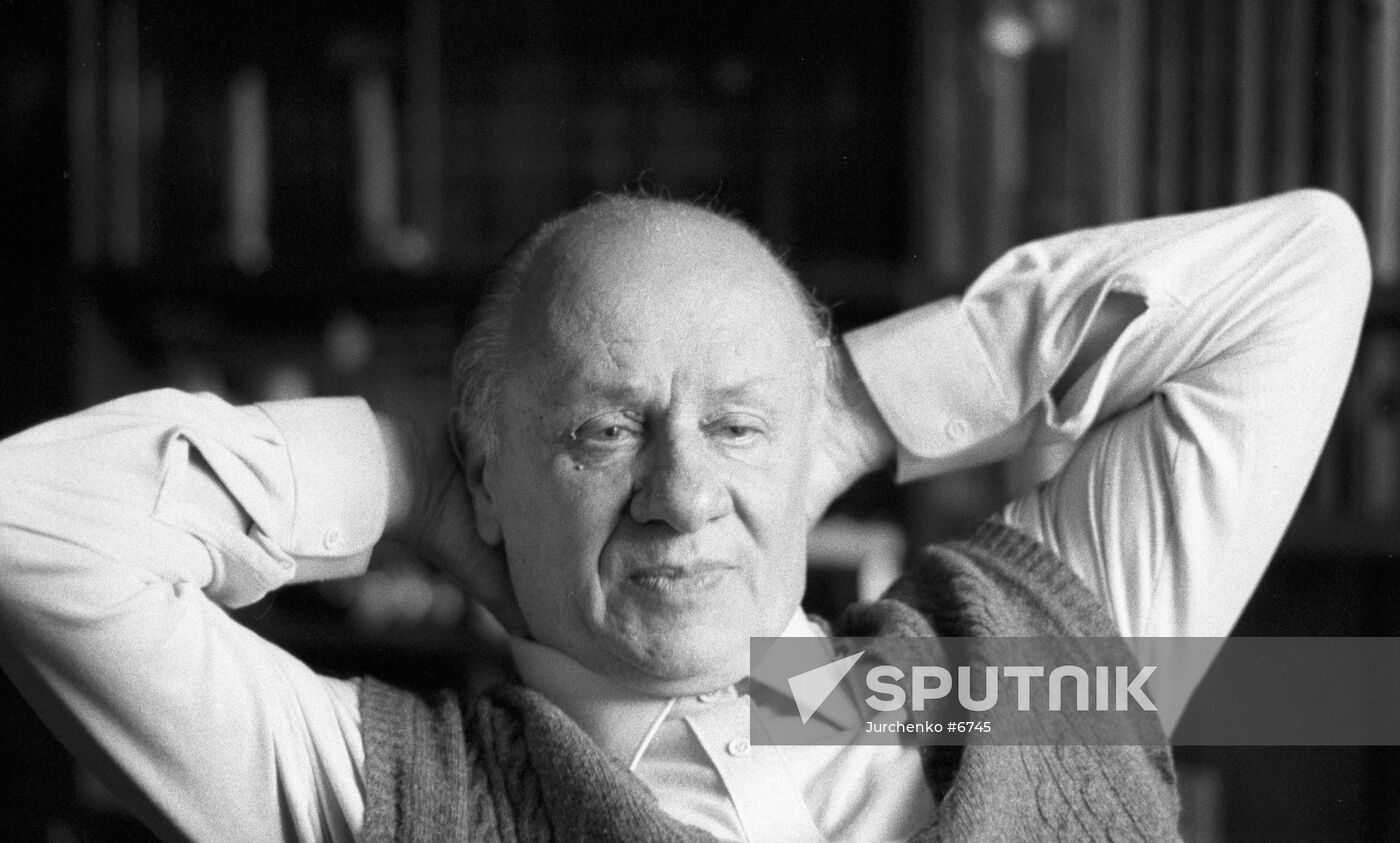 VIKTOR ROZOV