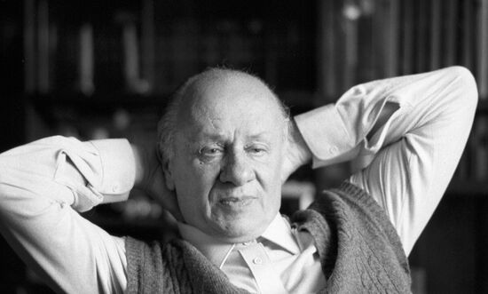 VIKTOR ROZOV