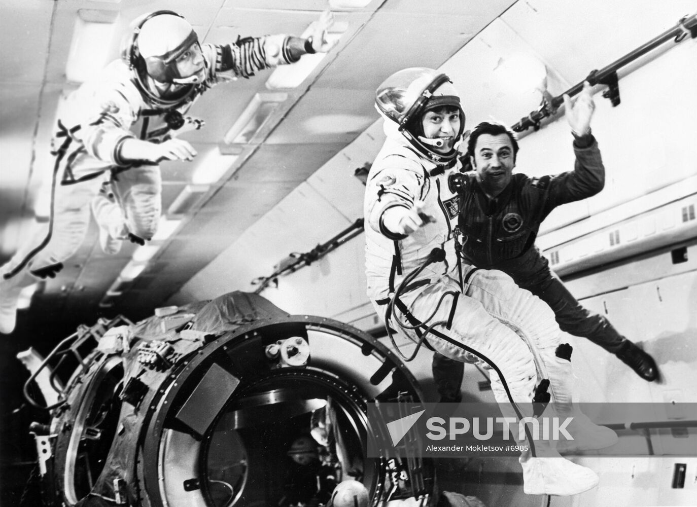 POPOV SEREBROV SAVITSKAYA WEIGHTLESSNESS