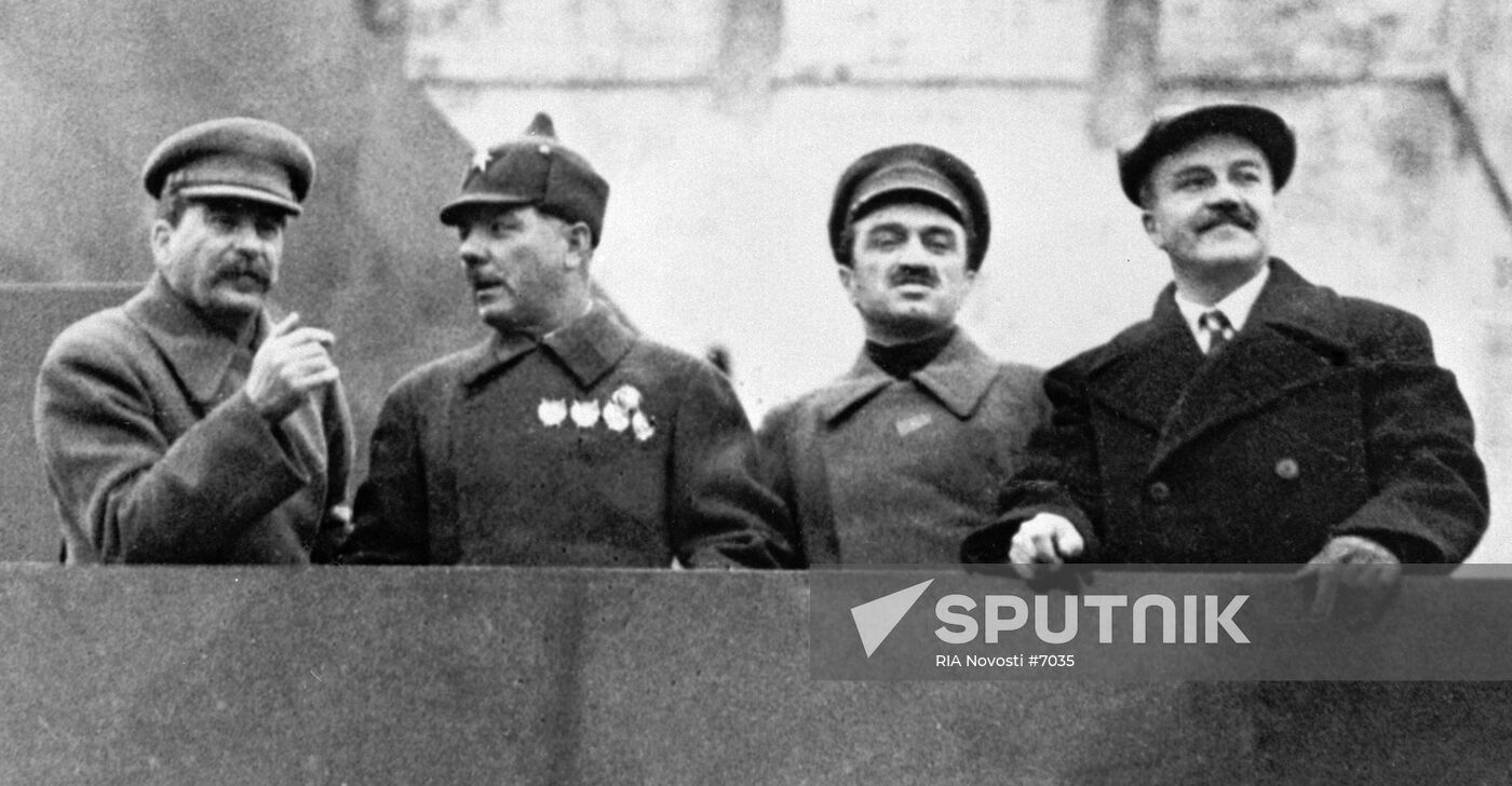 STALIN VOROSHILOV MIKOYAN MOLOTOV