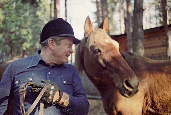 SVYATOSLAV FYODOROV HORSE LEISURE