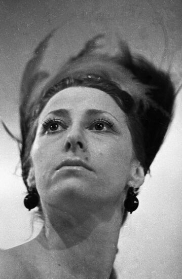 MAYA PLISETSKAYA "SWAN LAKE"