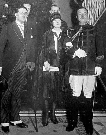 KOLLONTAI CREDENTIALS