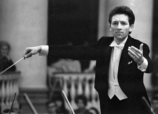 TEMIRKANOV CONDUCTOR